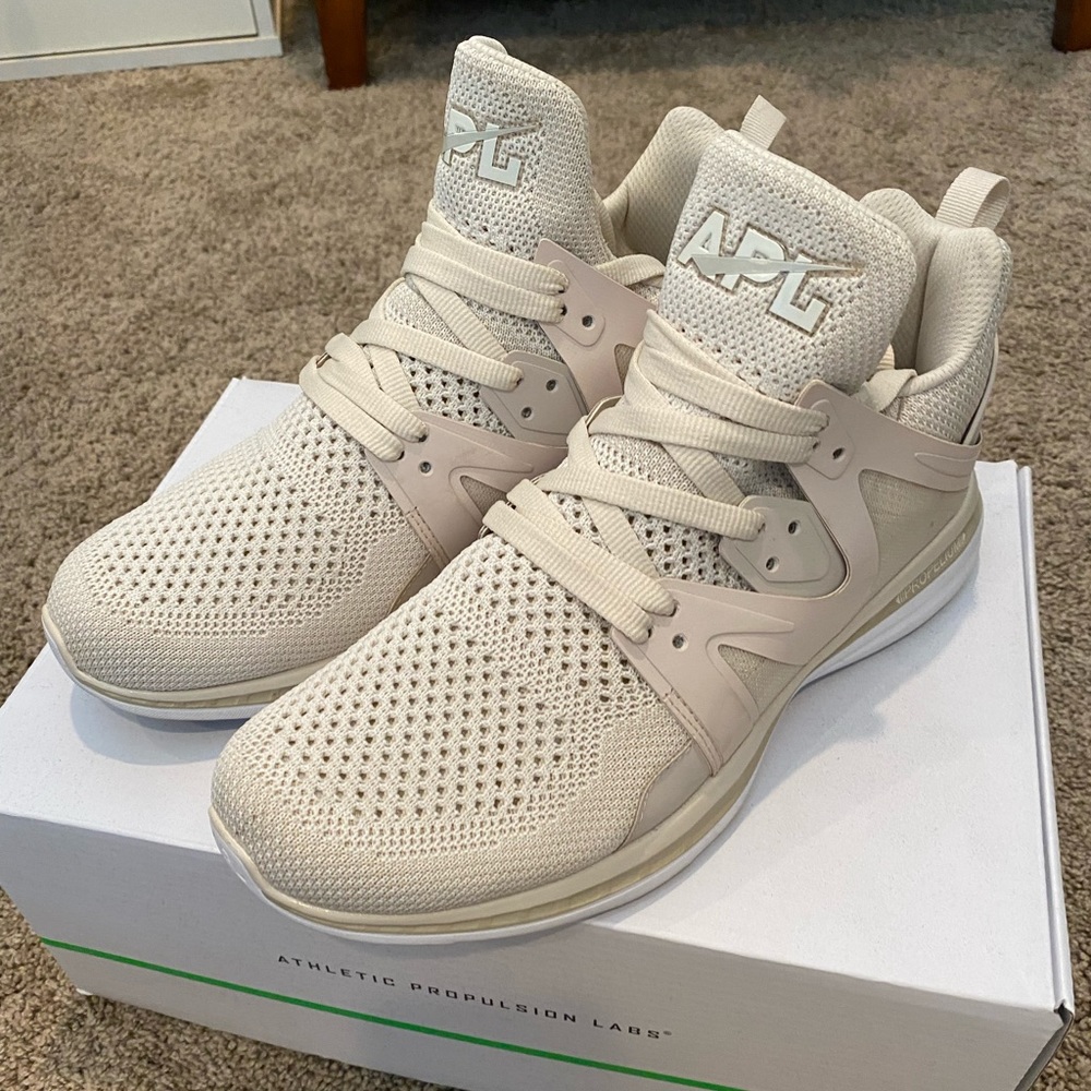 Women’s APL trainers